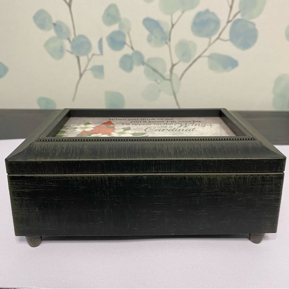 Red Cardinal Jewelry Trinket Music Box - Picture 3 of 9